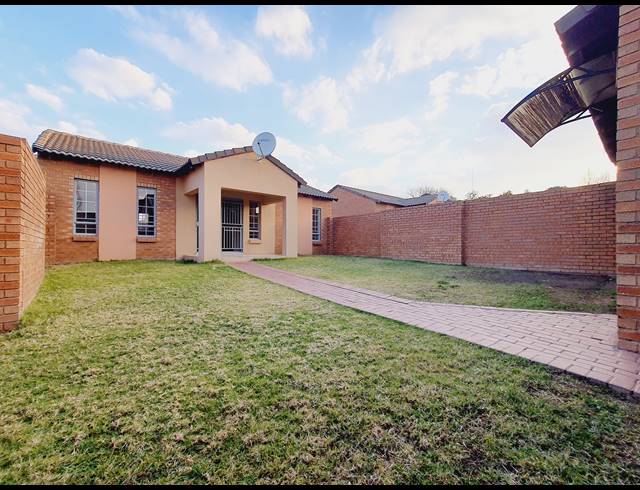 3 BEDROOM SIMPLEX TO LET IN NOORDWYK